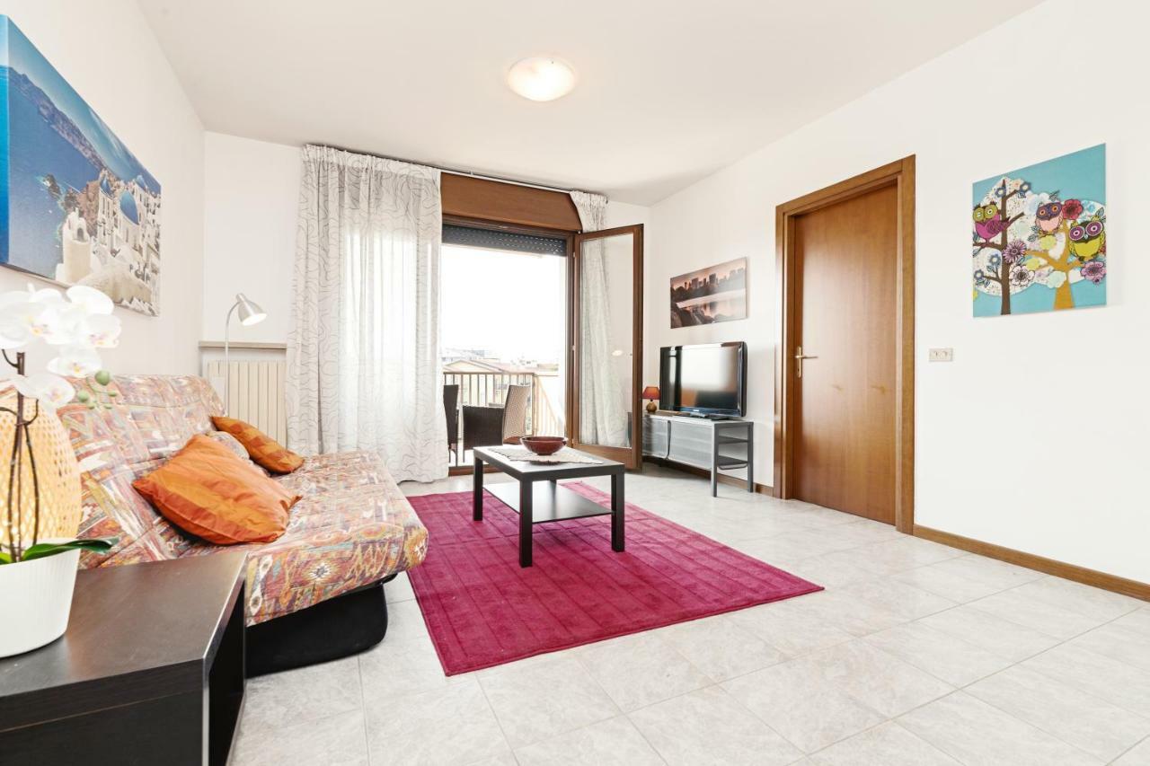 Colourful Flat Borgo Roma Appartement Verona Buitenkant foto